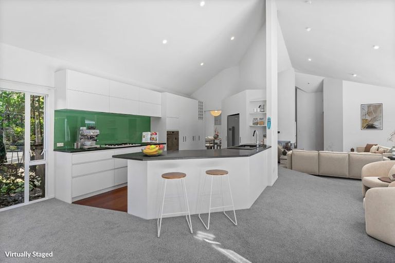 Photo of property in 296 Oaia Road, Muriwai, Waimauku, 0881