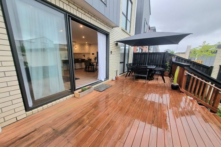 Photo of property in 72 Joshua Carder Drive, Hobsonville, Auckland, 0616