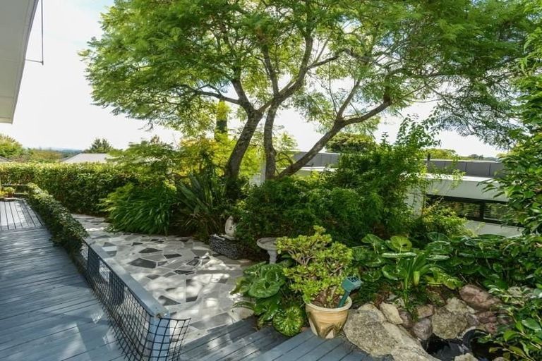 Photo of property in 1 Emerald Hill, Havelock North, 4130