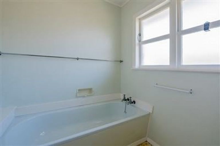 Photo of property in 25 Rimu Street, Waikanae, 5036