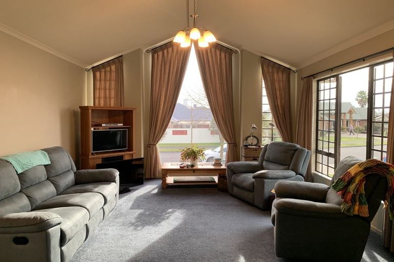 Photo of property in 2 Stratford Place, Huntington, Hamilton, 3210