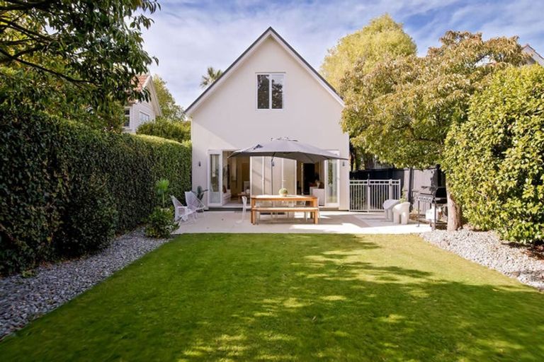 Photo of property in 17 Innes Road, St Albans, Christchurch, 8052