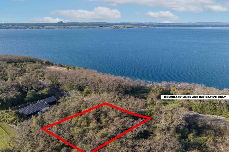 Photo of property in 72 Parawera Drive, Acacia Bay, Taupo, 3330