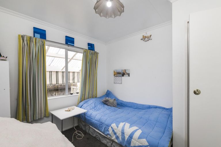 Photo of property in 38 Newton Place, Westbrook, Palmerston North, 4412