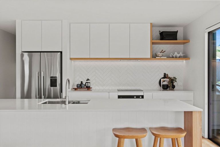 Photo of property in 10 Eaglesfield Close, Westmorland, Christchurch, 8025