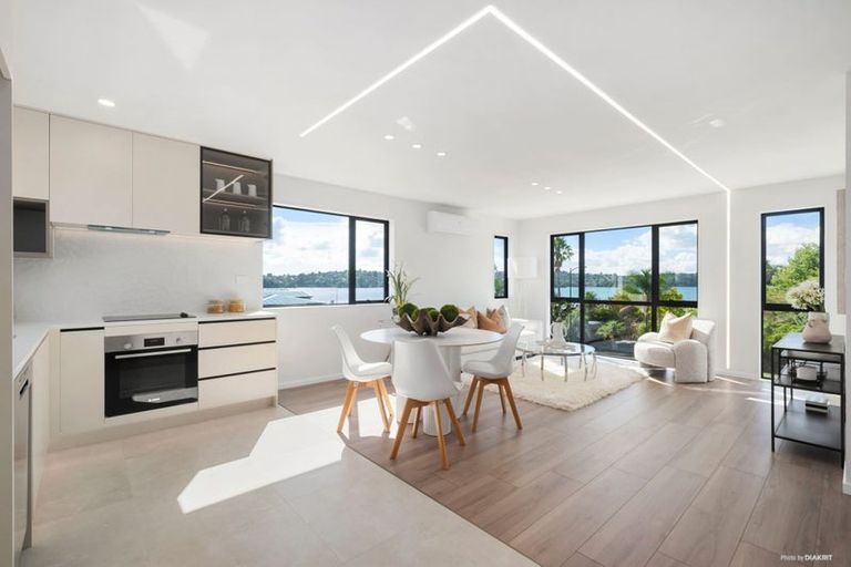 Photo of property in 48 Observation Green, Hobsonville, Auckland, 0616