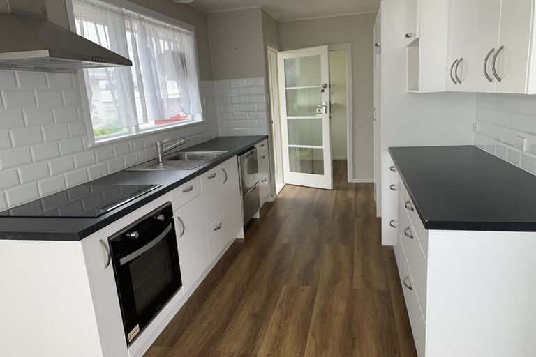 Photo of property in 1 Firth Place, Awapuni, Palmerston North, 4412