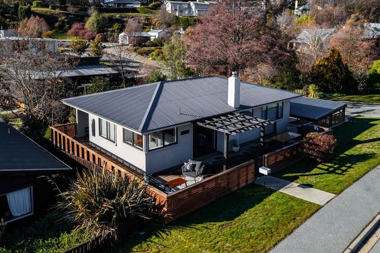 Photo of property in 84 Helwick Street, Wanaka, 9305
