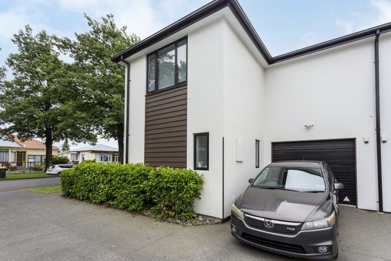 Photo of property in 8a Defoe Place, Waltham, Christchurch, 8023