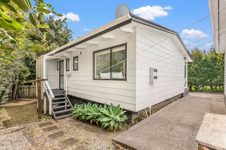 Photo of property in 1/47 Farquhar Road, Glendene, Auckland, 0602
