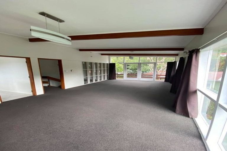 Photo of property in 50 Makara Road, Karori, Wellington, 6012