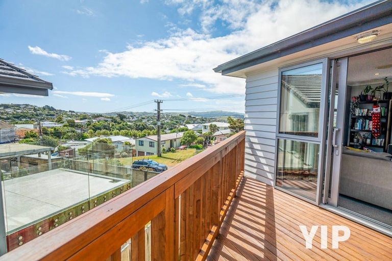 Photo of property in 110 Glanmire Road, Newlands, Wellington, 6037