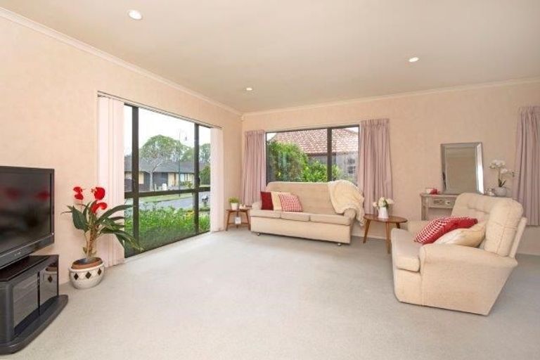 Photo of property in 9 Ardkeen Place, East Tamaki, Auckland, 2016