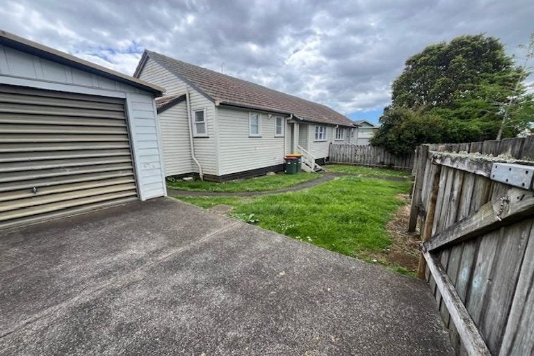 Photo of property in 35 Tobin Street, Pukekohe, 2120