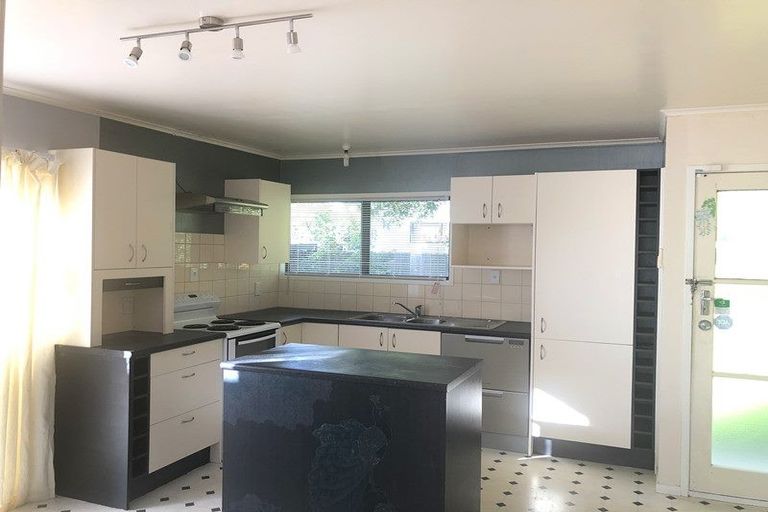 Photo of property in 2 Fairdale Avenue, Red Hill, Papakura, 2110