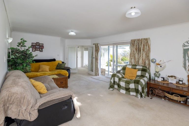 Photo of property in 9 Kotare Street, Waikanae, 5036