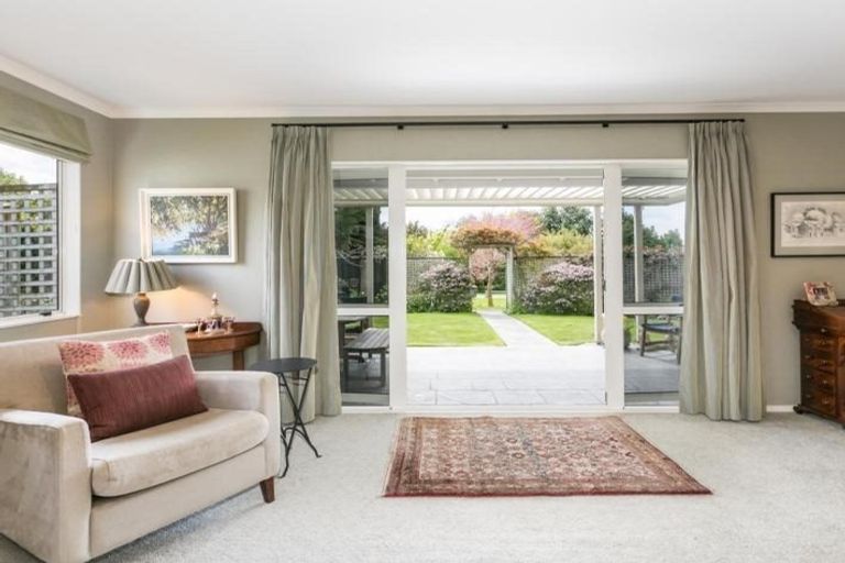 Photo of property in 22 Kensington Drive, Taradale, Napier, 4112