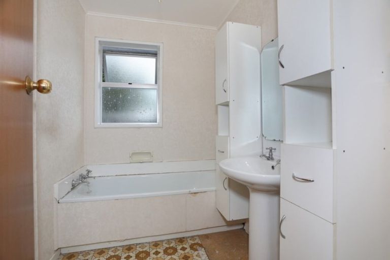 Photo of property in 22 Dewe Avenue, Feilding, 4702