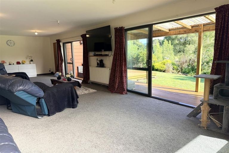 Photo of property in 184 Golf Links Road, Kaiata, Greymouth, 7805