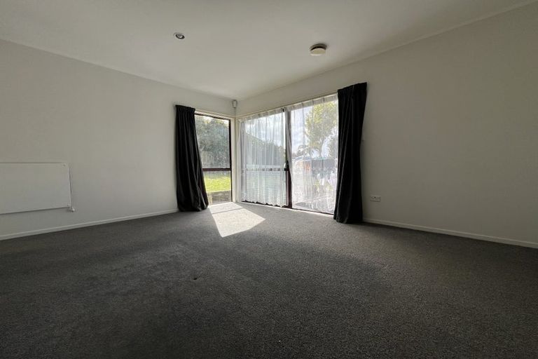 Photo of property in 9 Picasso Drive, West Harbour, Auckland, 0618