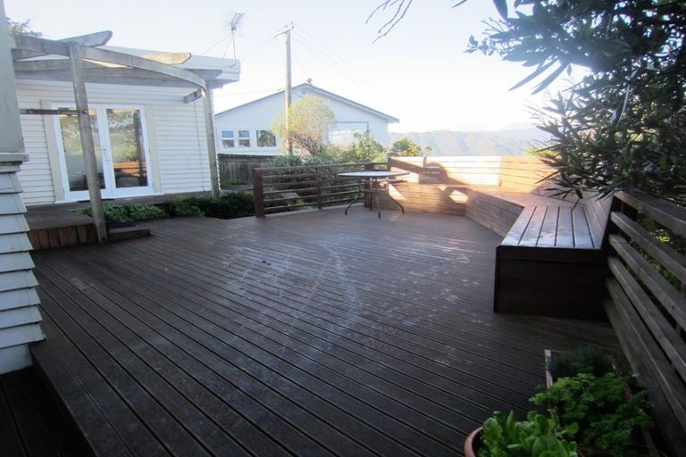 Photo of property in 49 London Road, Korokoro, Lower Hutt, 5012