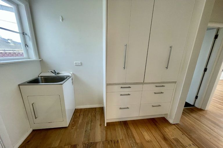 Photo of property in 211 Cambridge Terrace, Naenae, Lower Hutt, 5011