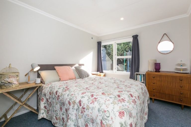 Photo of property in 9 Albert Street, Clive, 4102