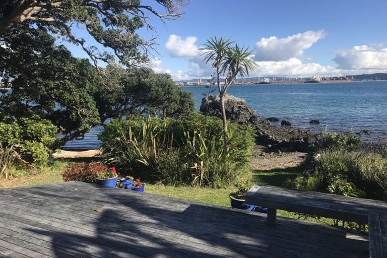 Photo of property in 136 Reotahi Road, Whangarei Heads, Whangarei, 0174