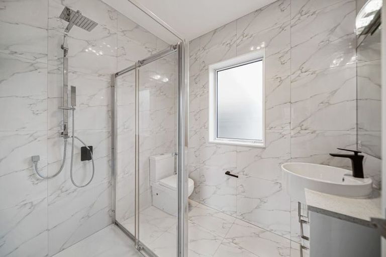 Photo of property in 24 Kilmacrennan Drive, Rosehill, Papakura, 2113