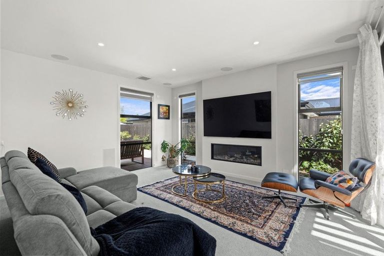 Photo of property in 34 Evelyn Crescent, Marshland, Christchurch, 8083