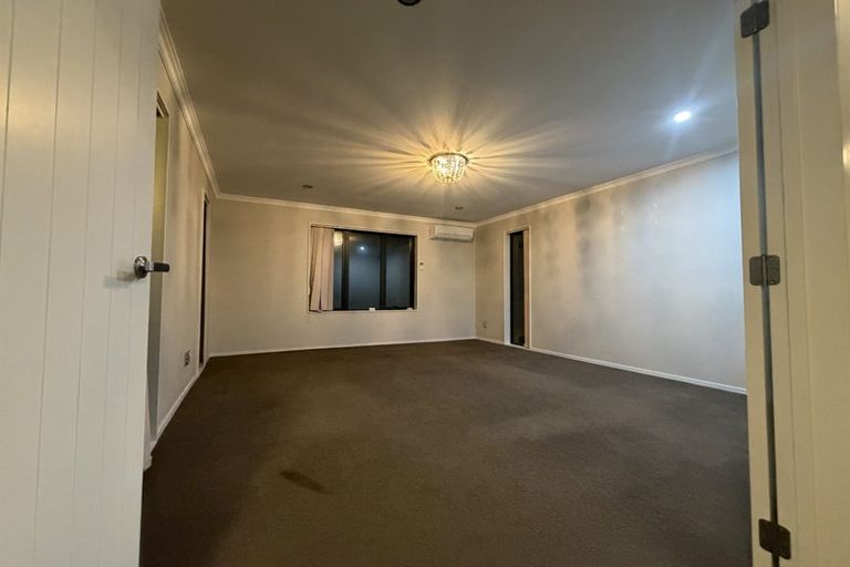 Photo of property in 43 Redoubt Road, Goodwood Heights, Auckland, 2105