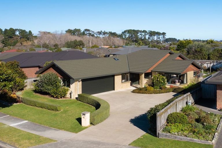Photo of property in 42 Campion Road, Waikanae Beach, Waikanae, 5036