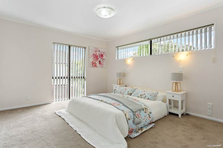 Photo of property in 54 Edgeworth Road, Glenfield, Auckland, 0629