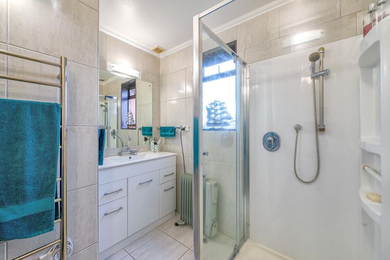 Photo of property in 73 Waimahia Avenue, Weymouth, Auckland, 2103