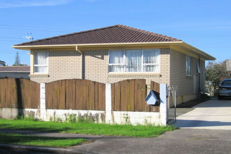 Photo of property in 4 Vetori Place, Clover Park, Auckland, 2023