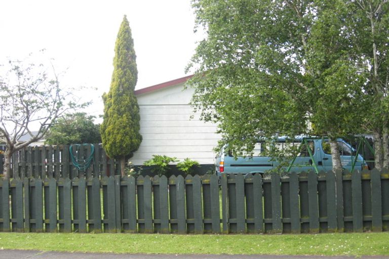 Photo of property in 4 Stoll Place, Clendon Park, Auckland, 2103