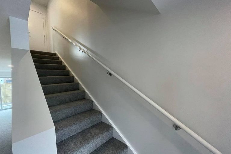 Photo of property in 1117a High Street, Taita, Lower Hutt, 5011