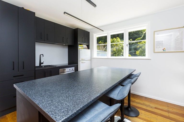 Photo of property in 43 Gillespies Road, Birchville, Upper Hutt, 5018