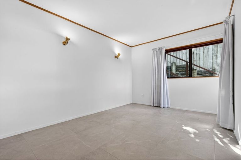 Photo of property in 2/50 Masterton Road, Rothesay Bay, Auckland, 0630