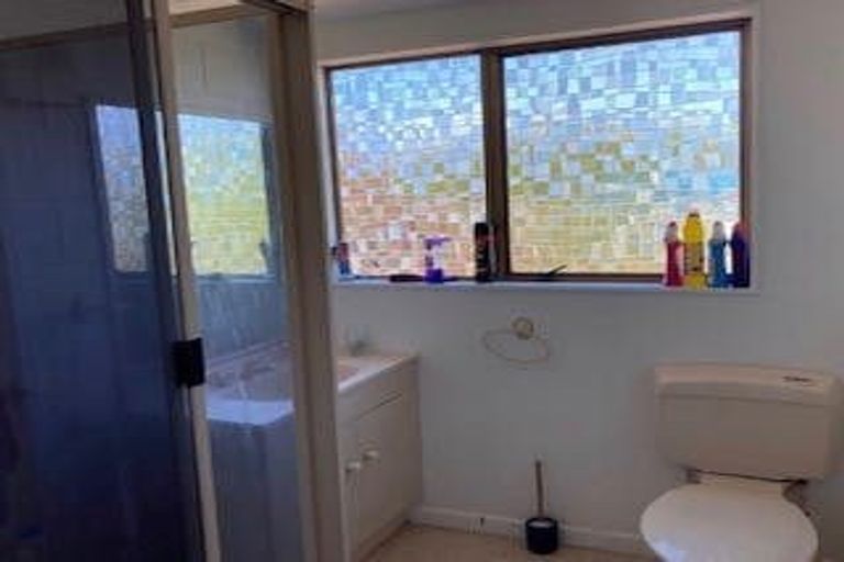 Photo of property in 95 Churton Drive, Churton Park, Wellington, 6037