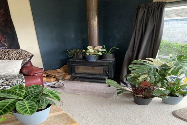Photo of property in 4-6 Cumberland Place, Kelvin Grove, Palmerston North, 4414