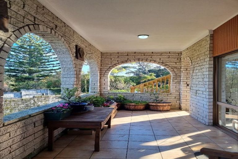 Photo of property in 75 Rosario Crescent, Red Beach, 0932