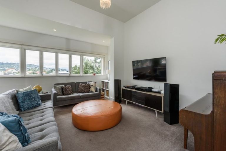 Photo of property in 11 Upper Bourke Street, Kilbirnie, Wellington, 6022