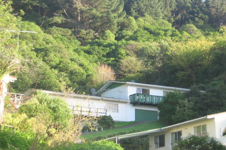 Photo of property in 1/22 Fyvie Avenue, Tawa, Wellington, 5028