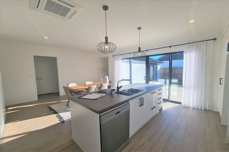 Photo of property in 17 Mida Close, Papamoa Beach, Papamoa, 3118