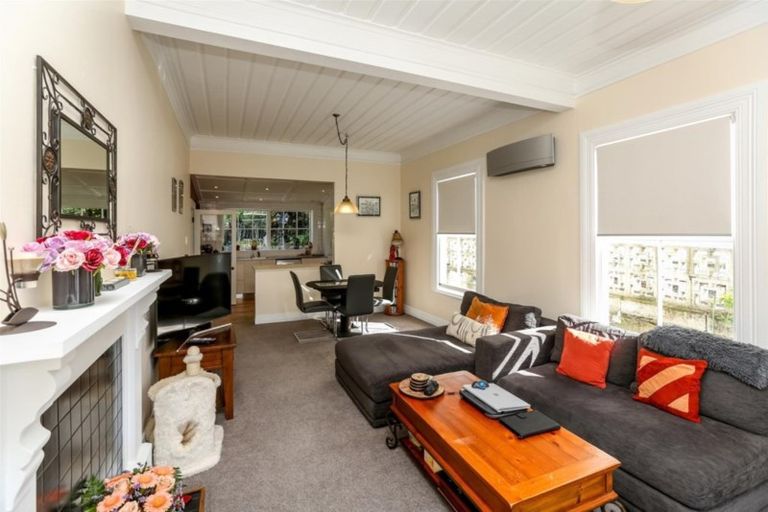 Photo of property in 18 Bracken Street, New Plymouth, 4310