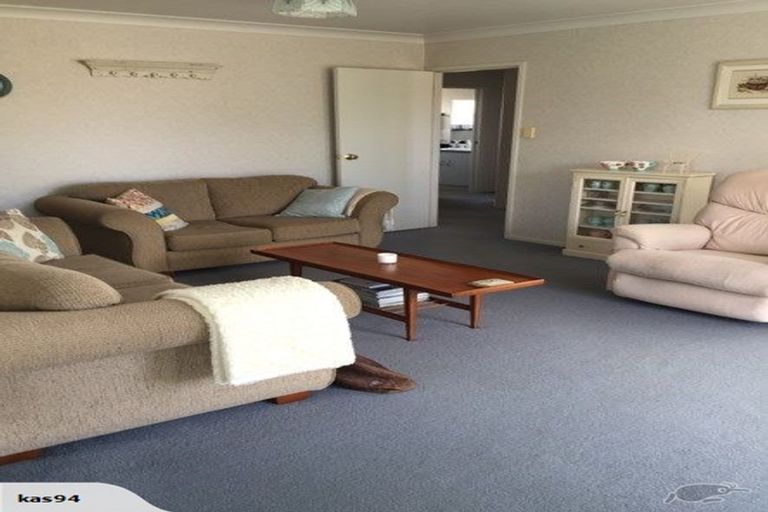 Photo of property in 8b Garden Terrace, Pukekohe, 2120