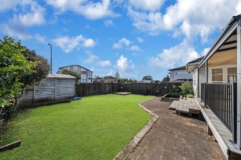 Photo of property in 9 Andrew Road, Howick, Auckland, 2010