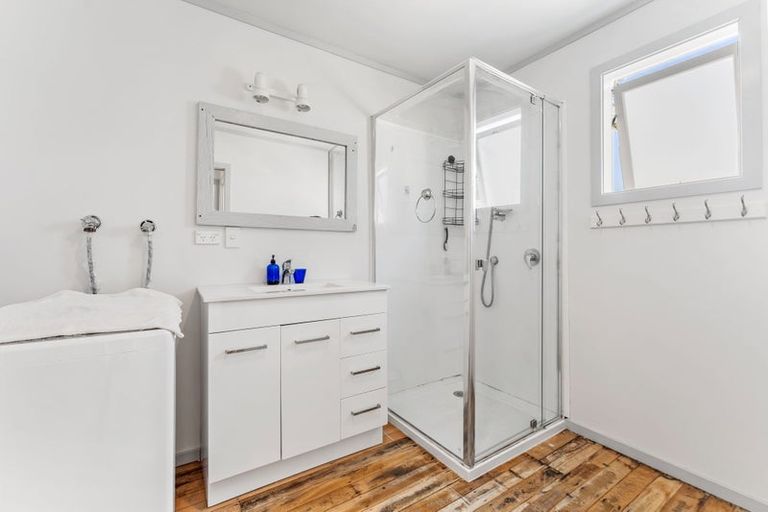 Photo of property in 21 Sundown Avenue, Manly, Whangaparaoa, 0930