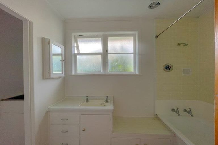 Photo of property in 1/8 Reading Street, Karori, Wellington, 6012